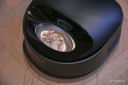 Polar wet food feeder