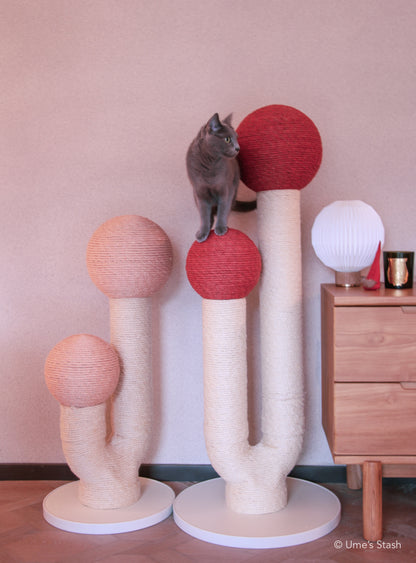 Great Maple scratching post (Autumn red)