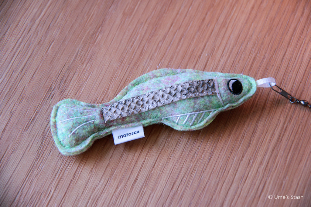 Medaka fish wand attachment