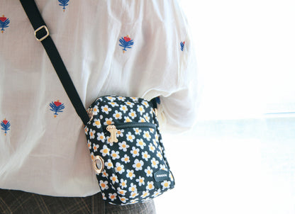 Daisy sling bag (small)