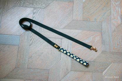 Daisy hand leash