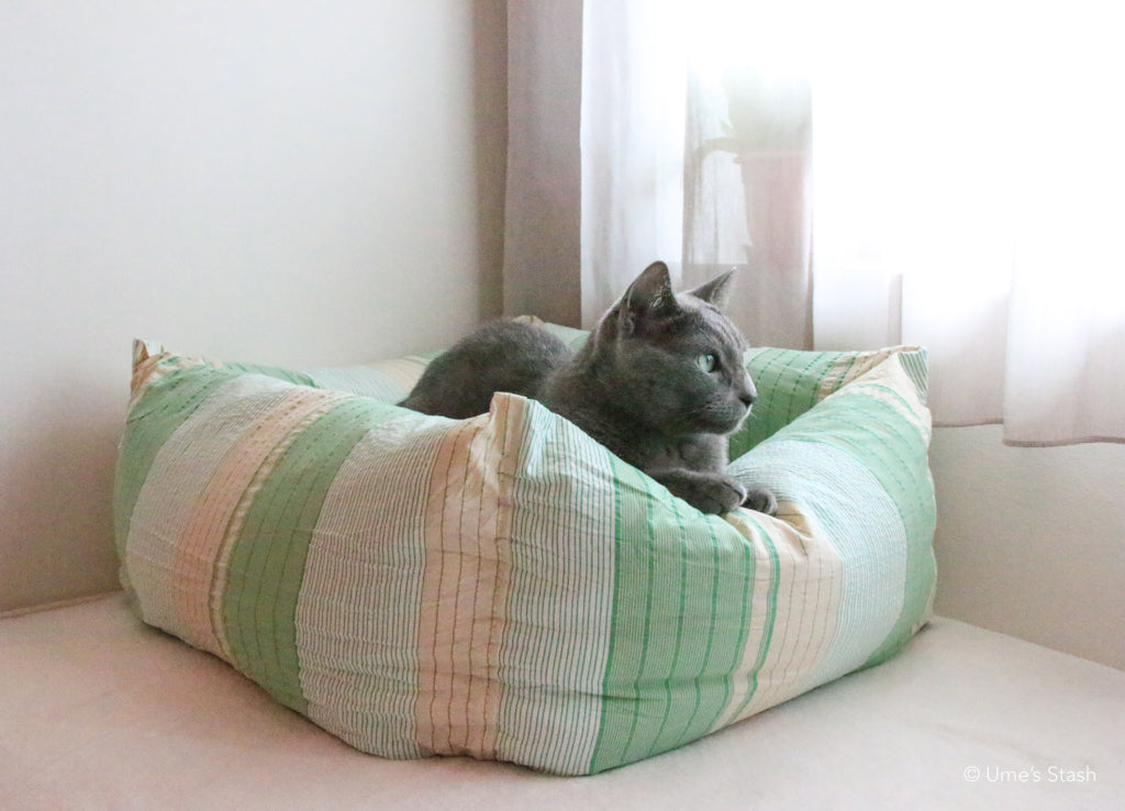 Sweet pea cushion bed