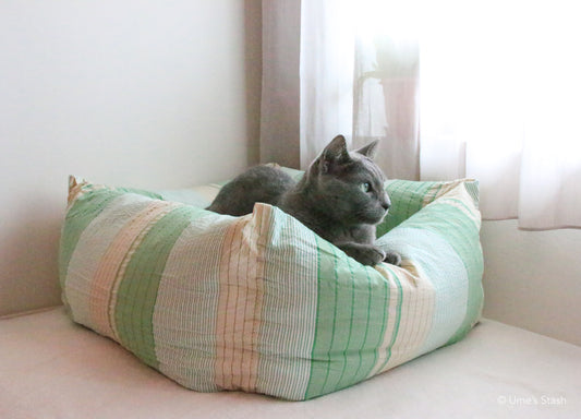 Sweet pea cushion bed
