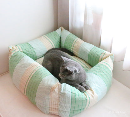 Sweet pea cushion bed