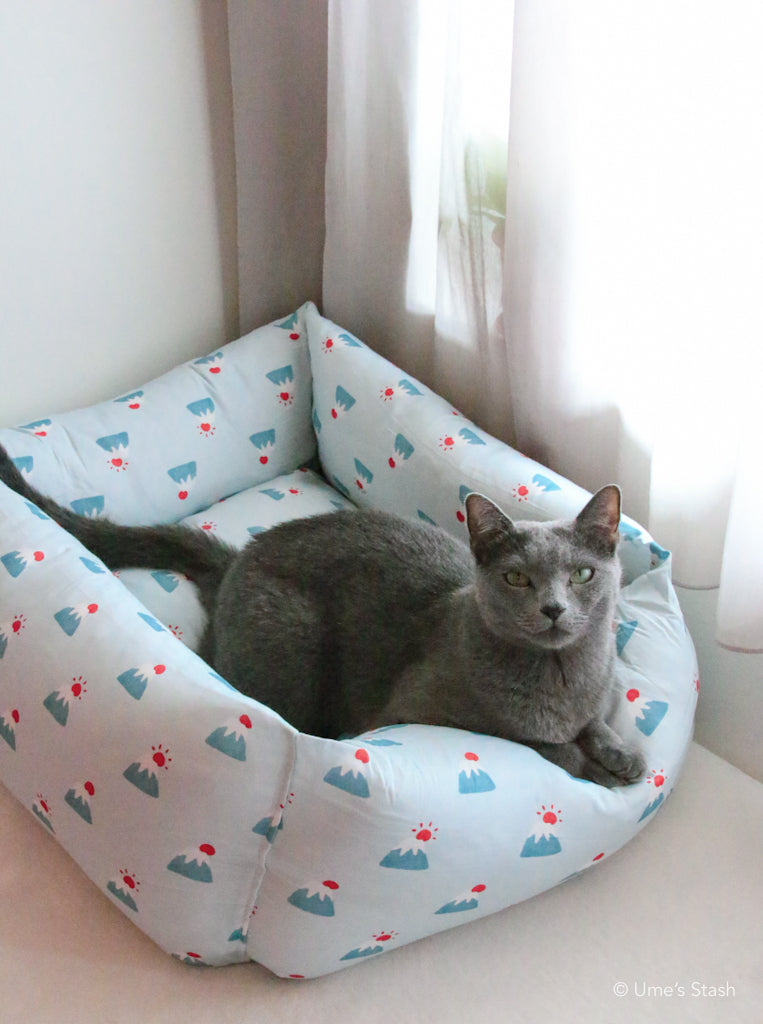 Fuji-san cushion bed