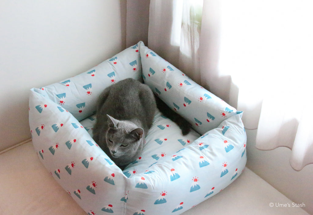 Fuji-san cushion bed