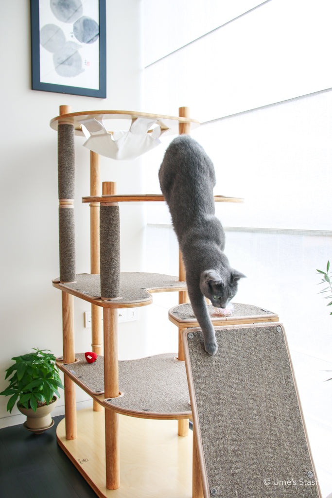 Moon Pillar cat tree