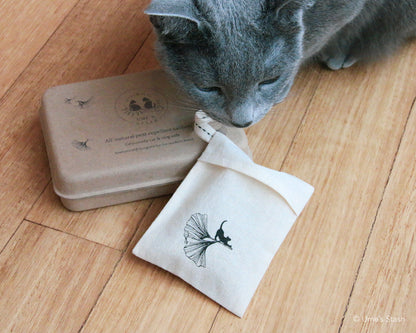The Sprig Pest-Repellent Pouch & Scent Sachets