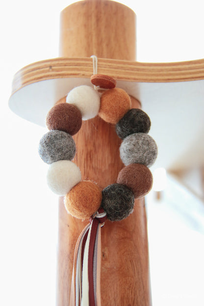 Acorn hanging ring ornament