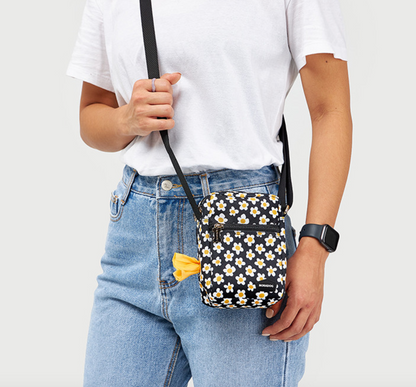 Daisy sling bag (small)