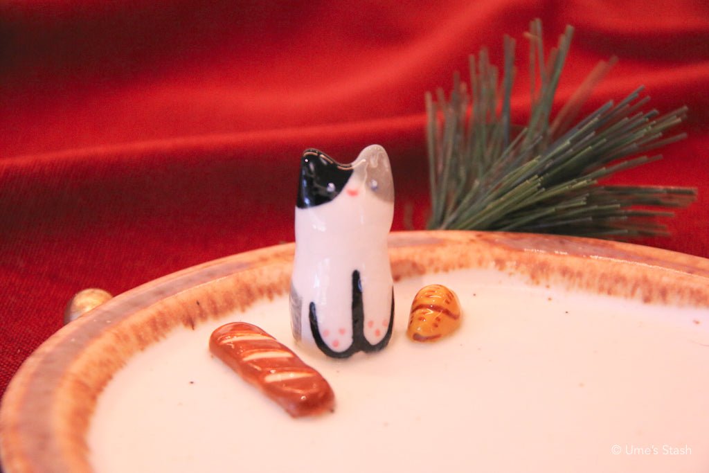 Boulangerie Cat plate - Gorong Lab - Cat themed homeware