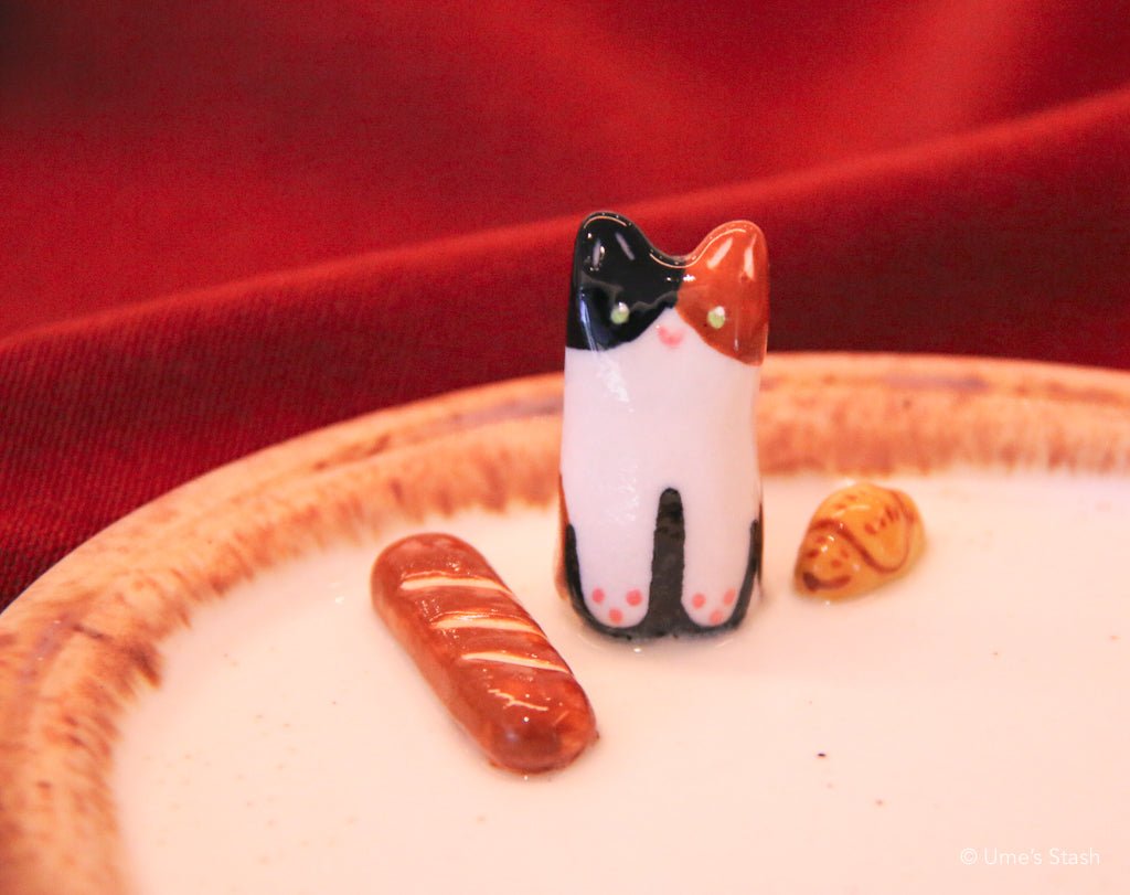 Boulangerie Cat plate - Gorong Lab - Cat themed homeware