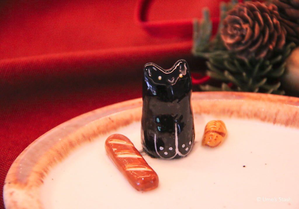Boulangerie Cat plate - Gorong Lab - Cat themed homeware