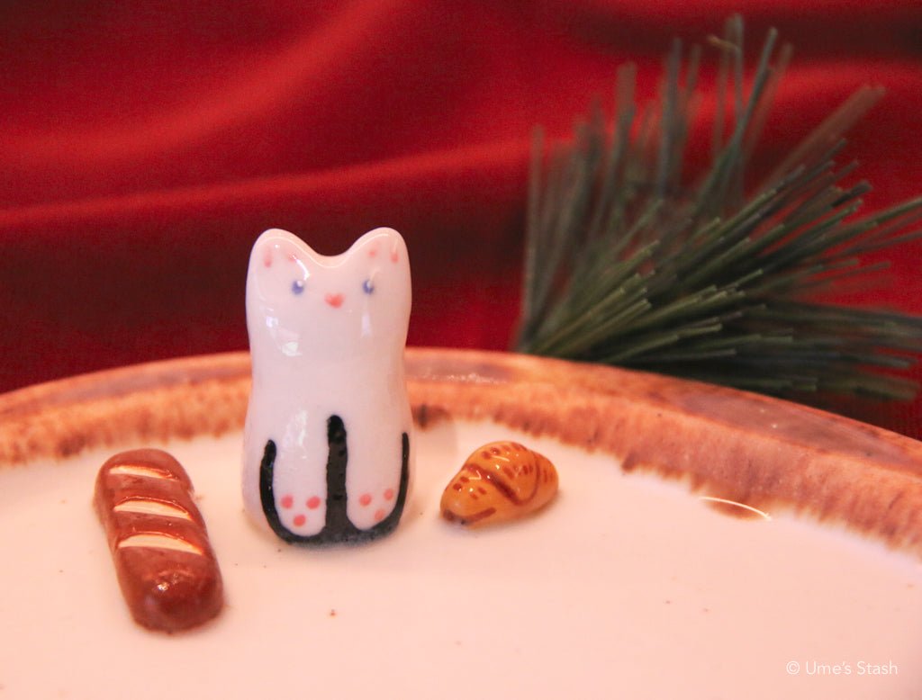 Boulangerie Cat plate - Gorong Lab - Cat themed homeware