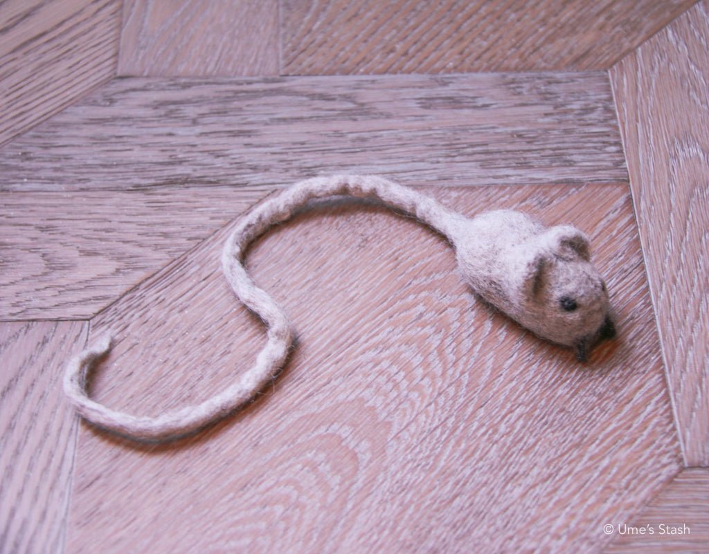 Gus mouse toy - Ume's Stash - Felt mouse cat toy