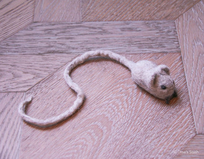 Gus mouse toy - Ume's Stash - Felt mouse cat toy